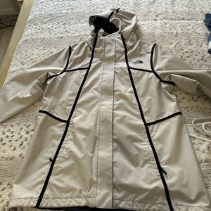 The North Face Women's White and Black Ski Jacket